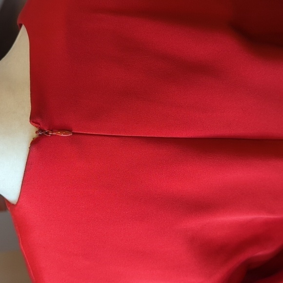Vtg. Travilla  Saks Fifth Avenue red pleated bottom wool long sleeve dress sz 12 - Picture 4 of 10